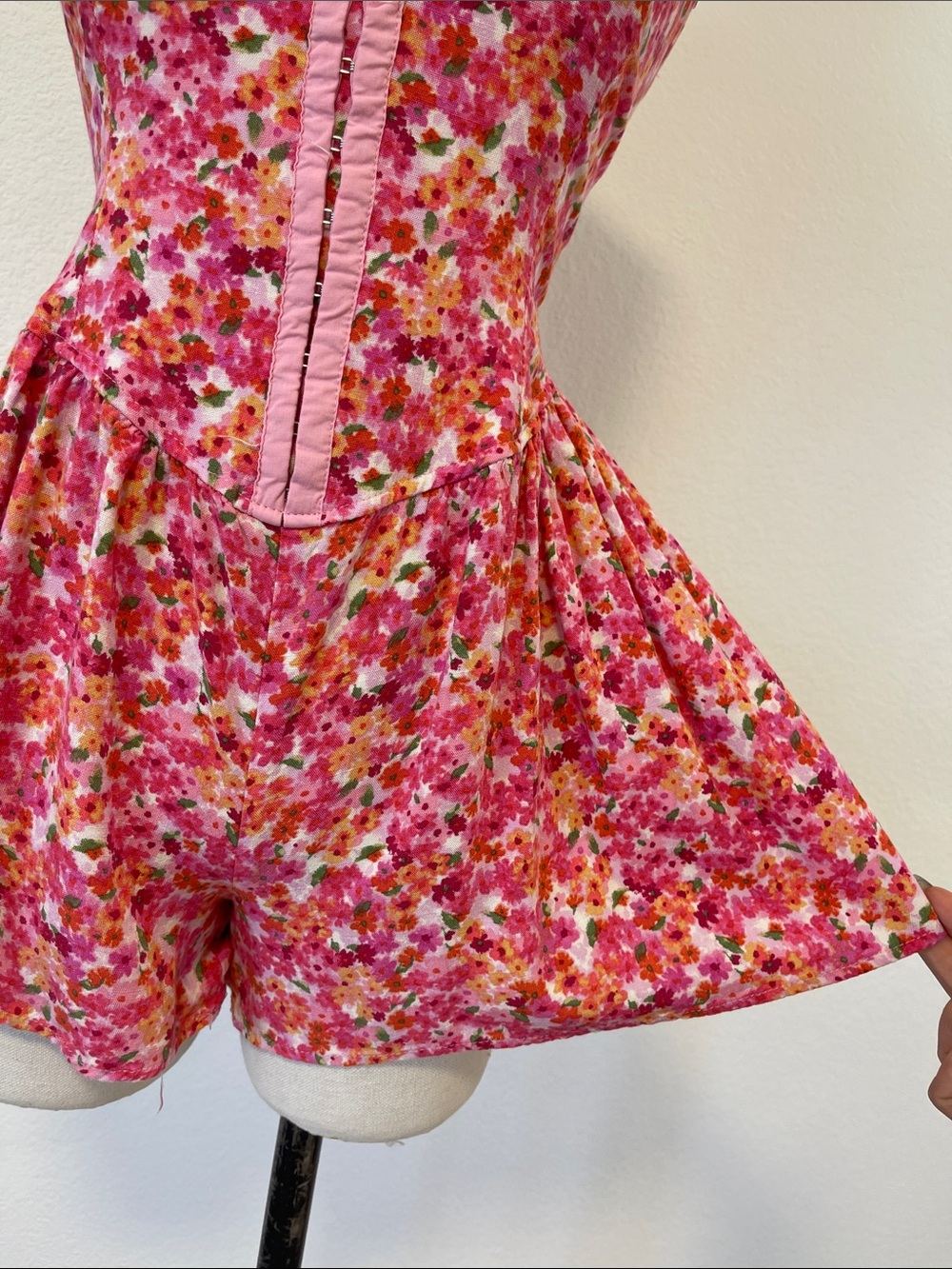 Wild Fable Pink Floral Smocked Open Tie Back Corset Front Romper XXS - Picture 5 of 11
